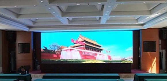 如何選擇合格的室內(nèi)全彩LED顯示屏呢？